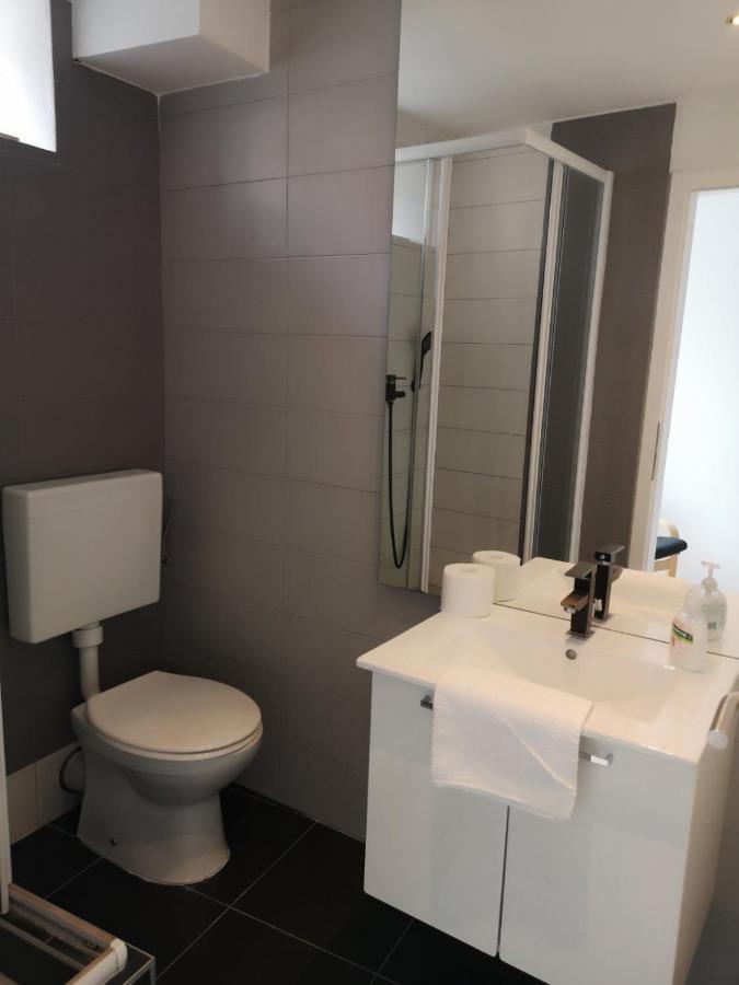 קרס Apartments Kremenic מראה חיצוני תמונה